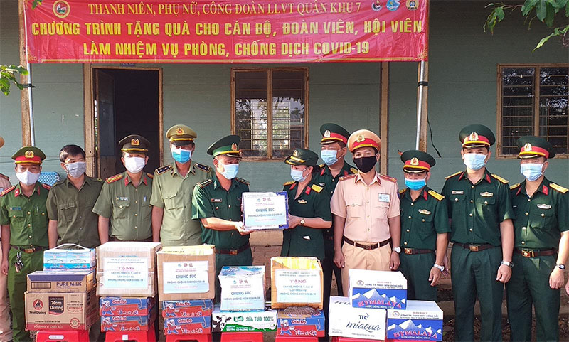 Thử nghiệm camera ảnh nhiệt đo thân nhiệt từ xa cùng lúc nhiều người

